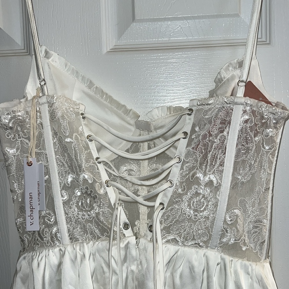 V.Chapman Dakota bridal dress * sold out online - Picture 7 of 12